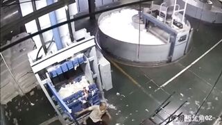 Classic: Workers legs destroyed