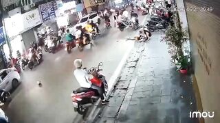 Loser Of The Day: Moped Rider Starts A Road Rage Fight And Gets Beaten Unconscious
