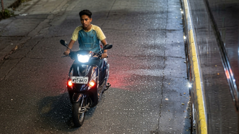 Motrcyclist Falls Head First Under The Bus, Dies Instantly