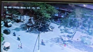 70-Year-Old Man Jumps Under Moving Truck , Dies on the Spot