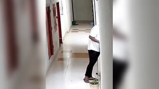 22-Year-Old Delivery Worker Jumps From 13th Floor In India
