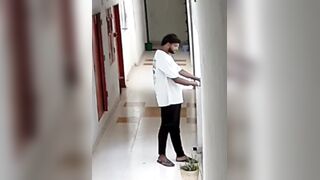 22-Year-Old Delivery Worker Jumps From 13th Floor In India