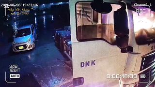 He Wants To Kill Her So Bad: Trucker Attempts Crush Woman He Loved, Then Self Immollates