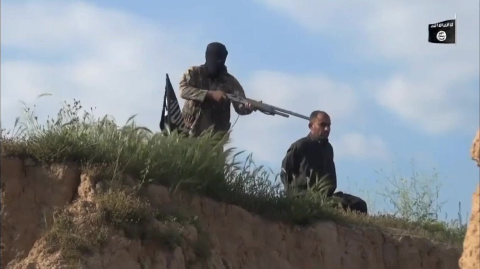 Classic Criminal: ISIS Shotgun Execution 4