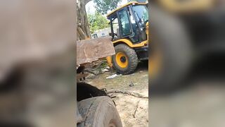 Collsion Between Trucks Left Man Crushed Like A Bug In India {FULL}