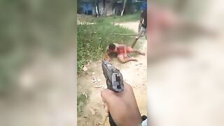 Screaming Thieves Clubbed By Traffickers At The Gunpoint