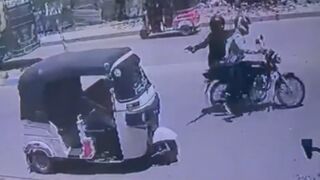 Motorcycle taxi driver executed by sicarios in Colombia