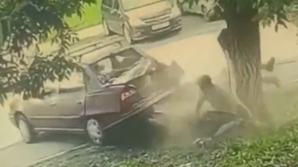 Three Pedestrians Hit By Drunk Driver In Russia