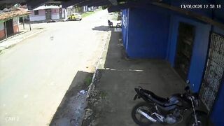 Motorcyclist Crashes Into VW Beetle, Dies