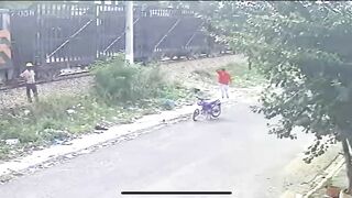 Man Hit By Train In Dominican Republic