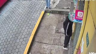 Hey Lady, Your Taxi Has Arrived !