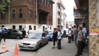 Classic: A Man Shot His Head In Front Of His Wife