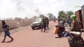 JNIM assaulting Russia "Africa corps" outpost while supported by drones.