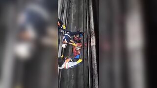 Person Jumped On Tracks In Mexico City Subway, What A Mess