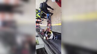 Person Jumped On Tracks In Mexico City Subway, What A Mess