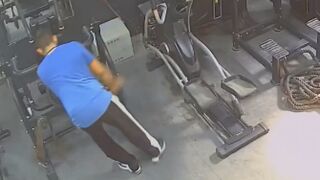 Off duty police officer collapses during workout at gym, dies