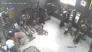 Off duty police officer collapses during workout at gym, dies