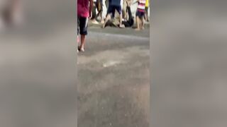 Thief’s Rooftop Getaway Ends in Street Justice