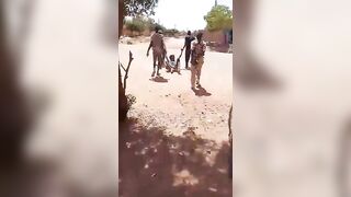 Sudanese Army Soldiers Execute Alleged RSF Supporter