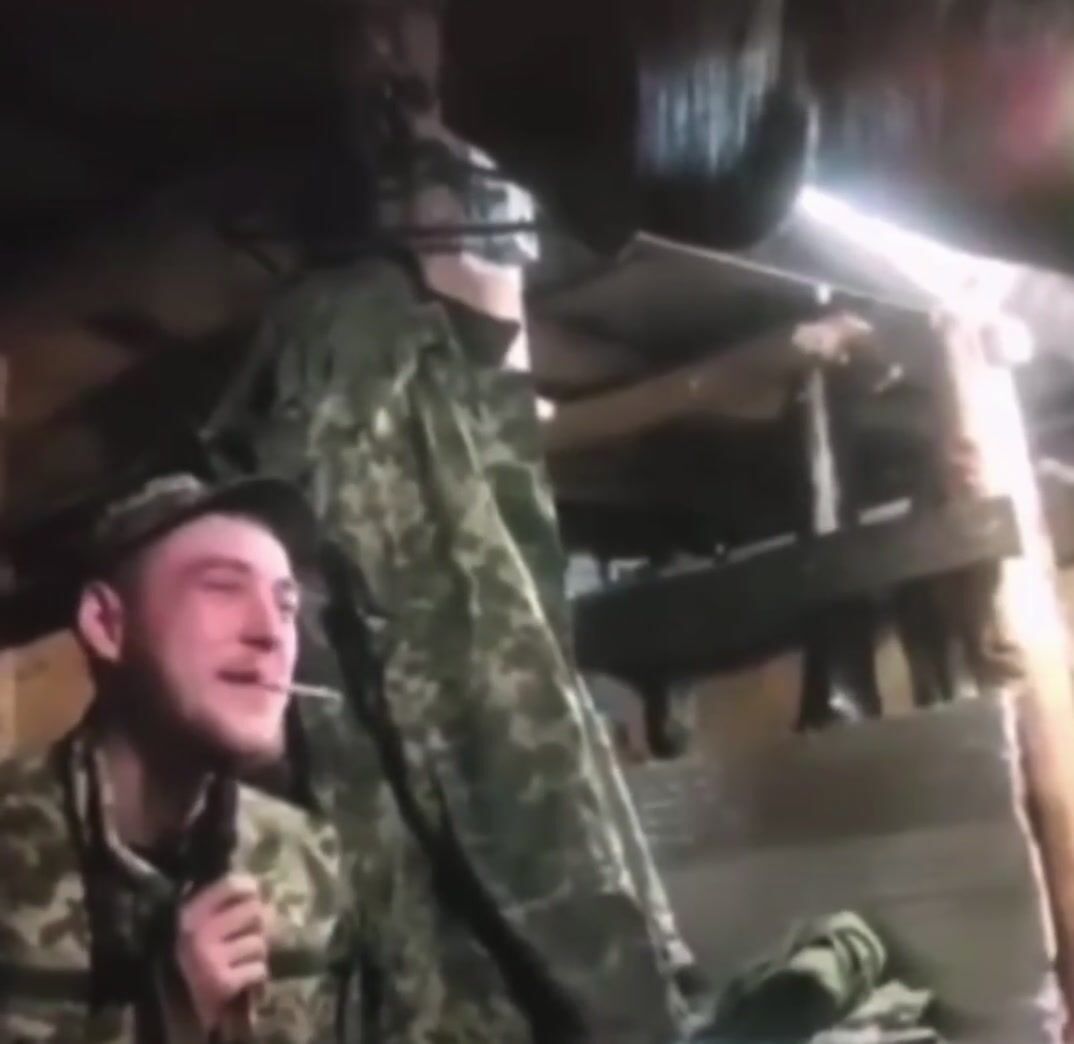 Classic: SOLDIER SHOOTS HIMSELF