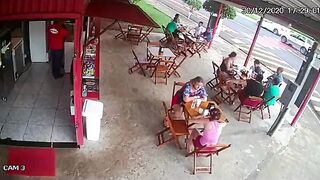 Classic: Unexpected guest for lunch