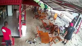 Classic: Unexpected guest for lunch