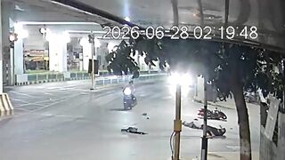 One dead in hit-and-run Car-Motorcycle accident in India