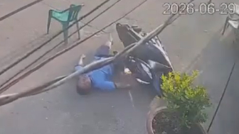 Moped Rider Gets Electrocuted By Fallen Live Wire In Vietnam