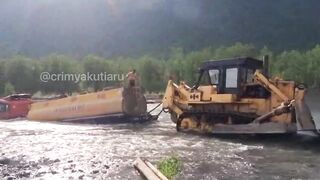 Man Decapitated by Snapped Tow Cable While Pulling Tanker Truck in Russia's Yakutia