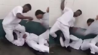 Inmate Stab Each Other In US Prison