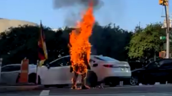 Shocking Self Immolation In New York: Man with a Tibetan flag dies after setting himself on fire in front of UN headquarters