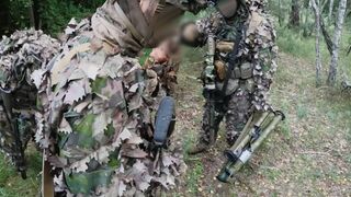 RU DRG detain 2 UA soldiers (behind enemy lines)