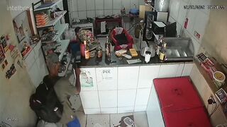Man stabbed in the neck, survives and fights off attacker