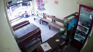 Masked Gunman Shoots Woman At Close Range Killing Her Inside The Restaurant In Guatem