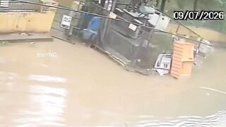 Security Guard Gets Electrocuted, Dies