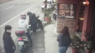 Classic: Motorcyclist Head Pop (Chinese Edition)