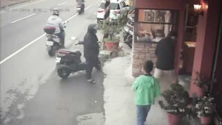 Classic: Motorcyclist Head Pop (Chinese Edition)