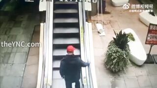 Classic: The Stupidity Of Old Women In China