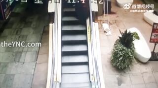 Classic: The Stupidity Of Old Women In China