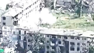 Body of pedoruzzian invader threw off the window on 100 meters by blast wave
