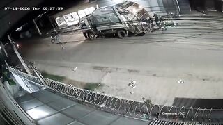 Off Duty Cop Riding Motorcycle Dies After Crashin Into Garbage Truck