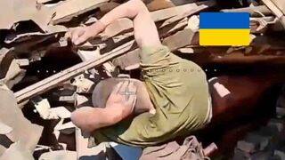 Drone blows Ukrainian drone operator's head + Aftermath