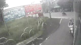 Female Moped Rider Makes A Fatal Mistake