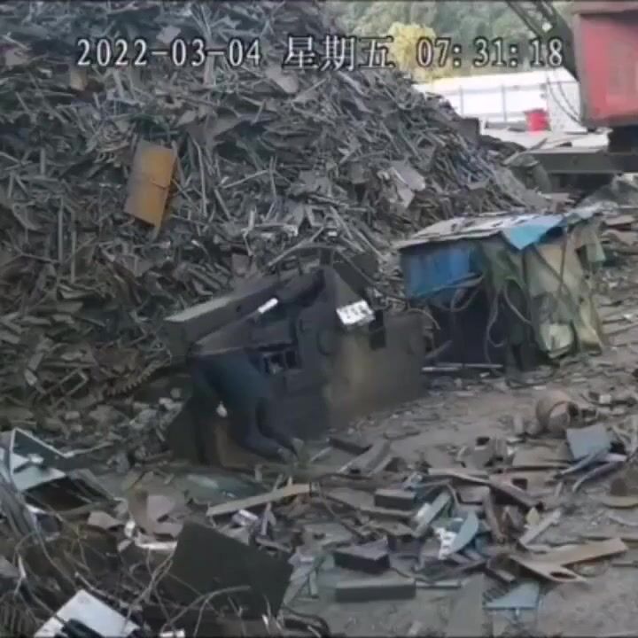Classic: Worker efficiently decapitates himself with machine in china.