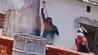 Worker Breaking A Slab Gets Electrocuted And Killed In India