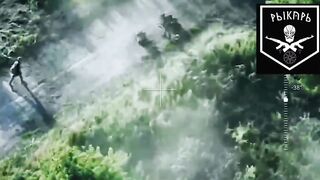 Ukrainians abandon 2 wounded friends.