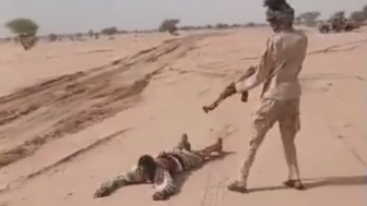 Wounded POW Gets Executed By JNIM Militant
