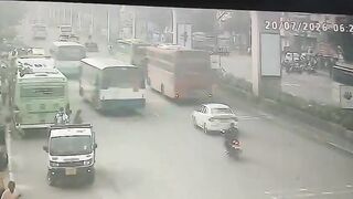 60-Year-Old Man Killed by Speeding Auto-Rickshaw In India