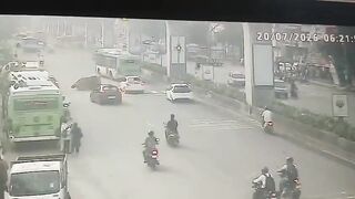 60-Year-Old Man Killed by Speeding Auto-Rickshaw In India