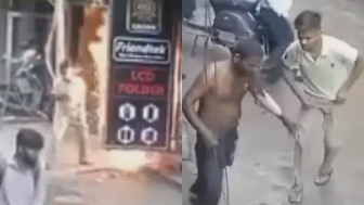 Just Another Shitty Day In Delhi, India